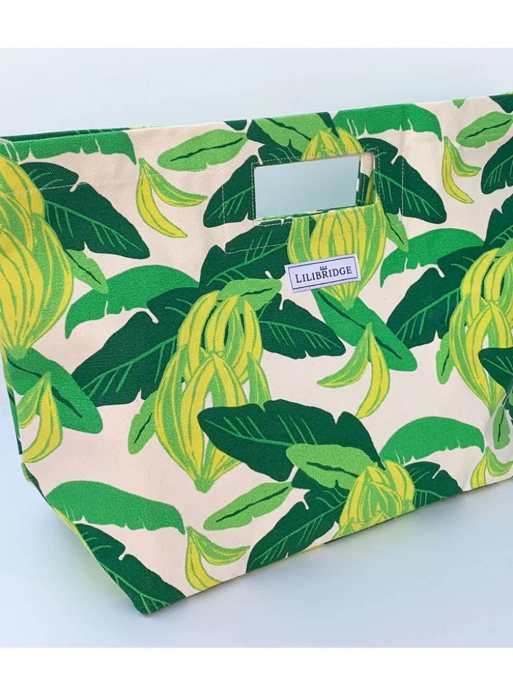 NWT Lilibridge Tropical Banana Print Canvas Beach Travel Vacation Tote Bag